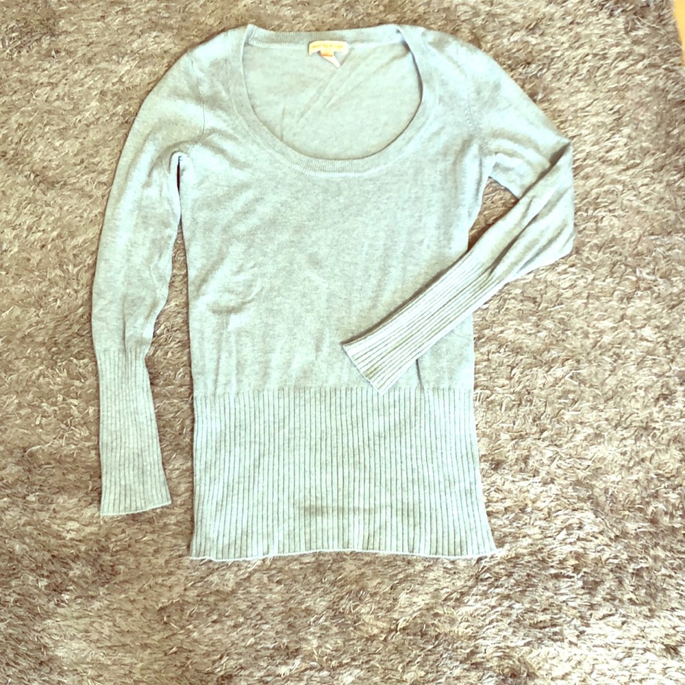 Fitted Grey Scoop-Neck Long Sleeve soft Top *Sz M
